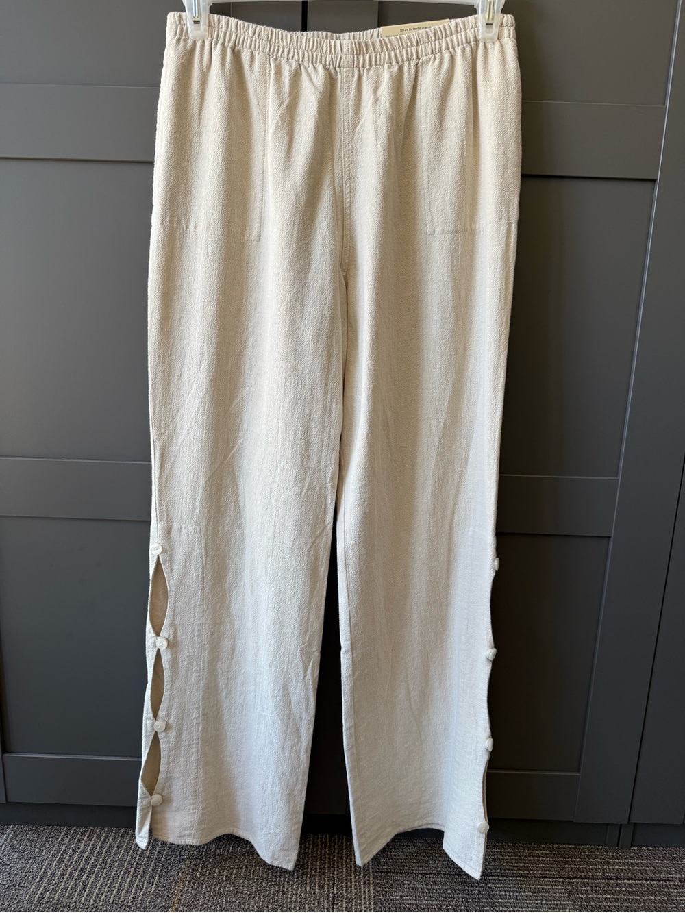 Soft Surroundings Cream Cotton Care Label Detail M 10/12 leg detail, pockets